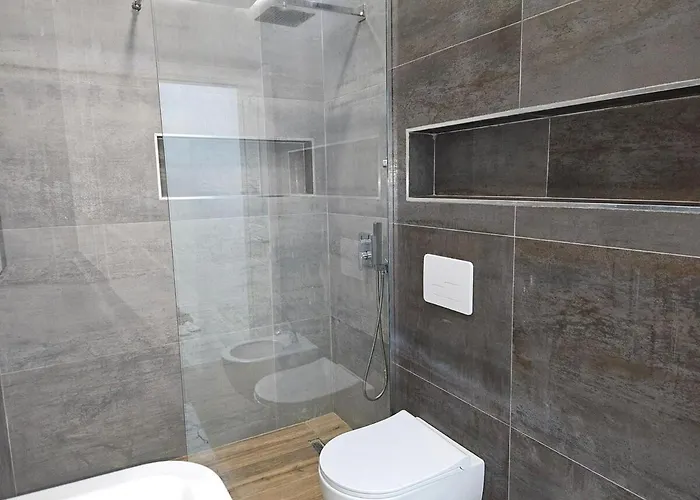 J&s In Apartmán Tirana