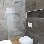 J&s In Apartmán Tirana